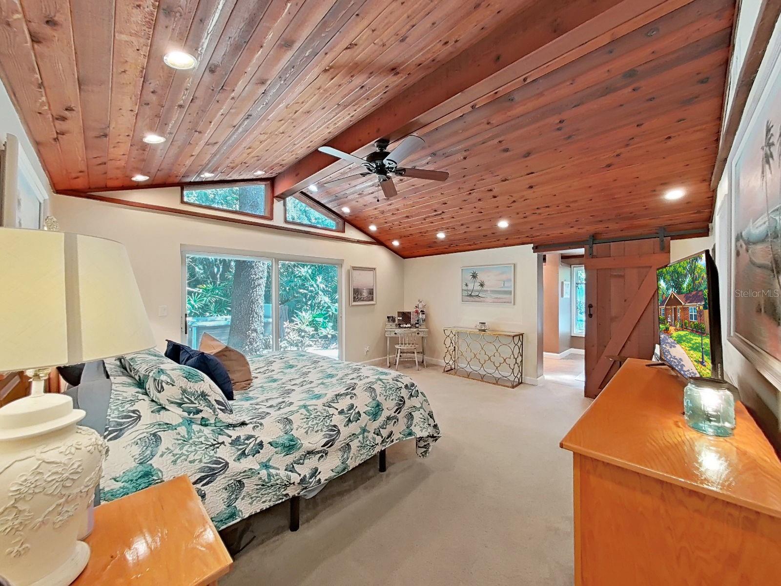 TRACERS LAKE KEEN ESTATES UNI - Residential