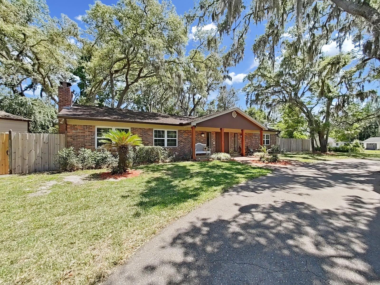 TRACERS LAKE KEEN ESTATES UNI - Residential