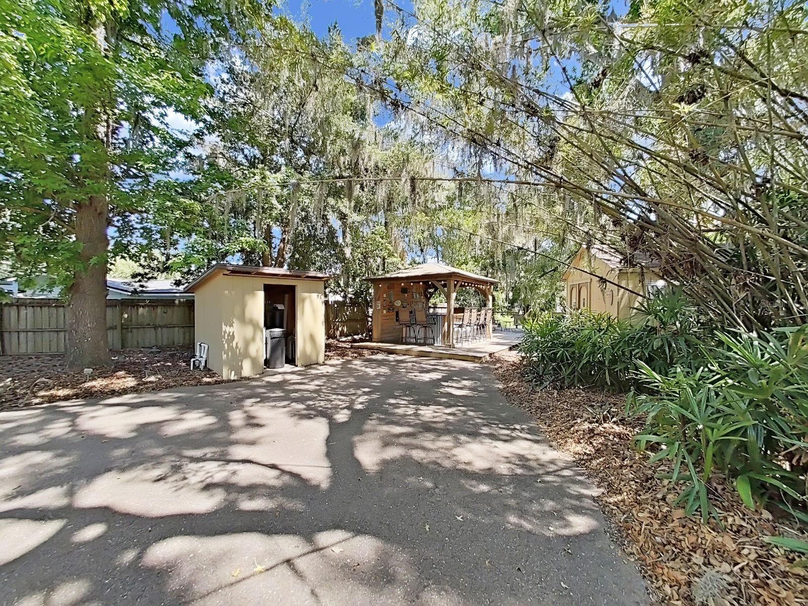 TRACERS LAKE KEEN ESTATES UNI - Residential