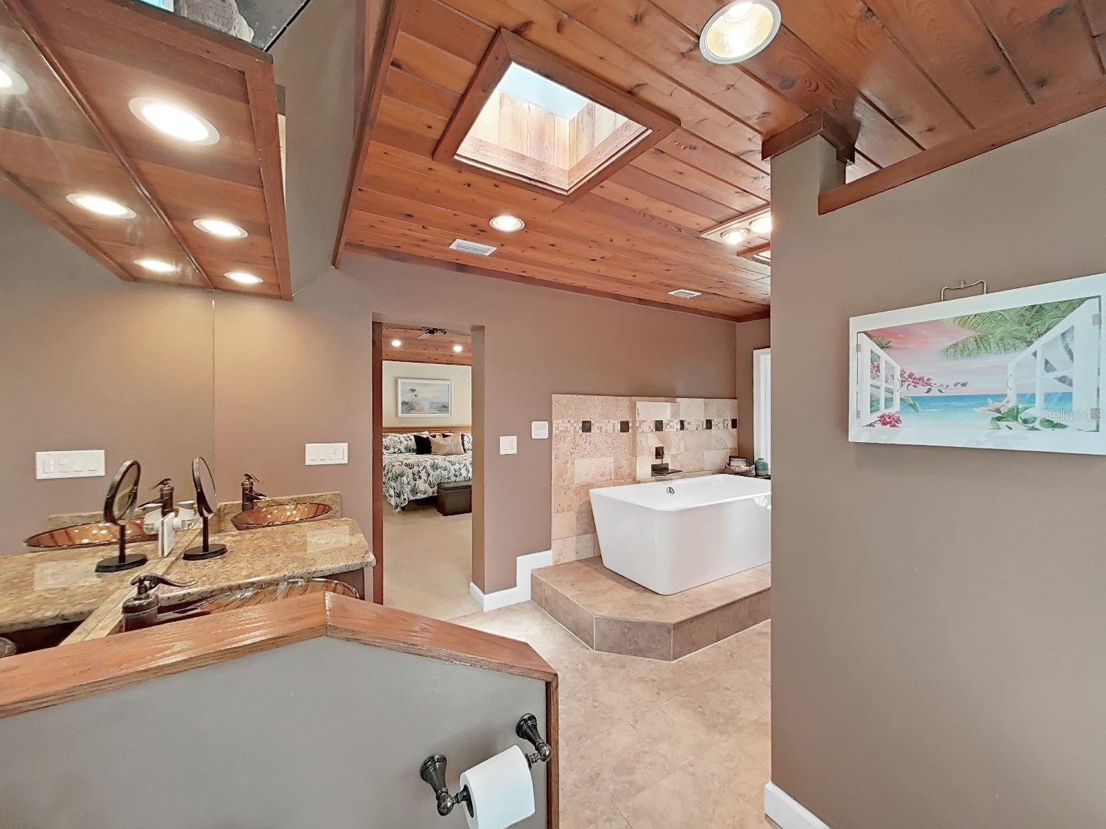 TRACERS LAKE KEEN ESTATES UNI - Residential