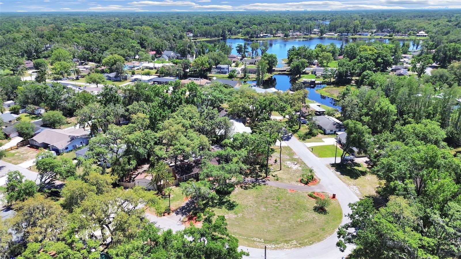 TRACERS LAKE KEEN ESTATES UNI - Residential