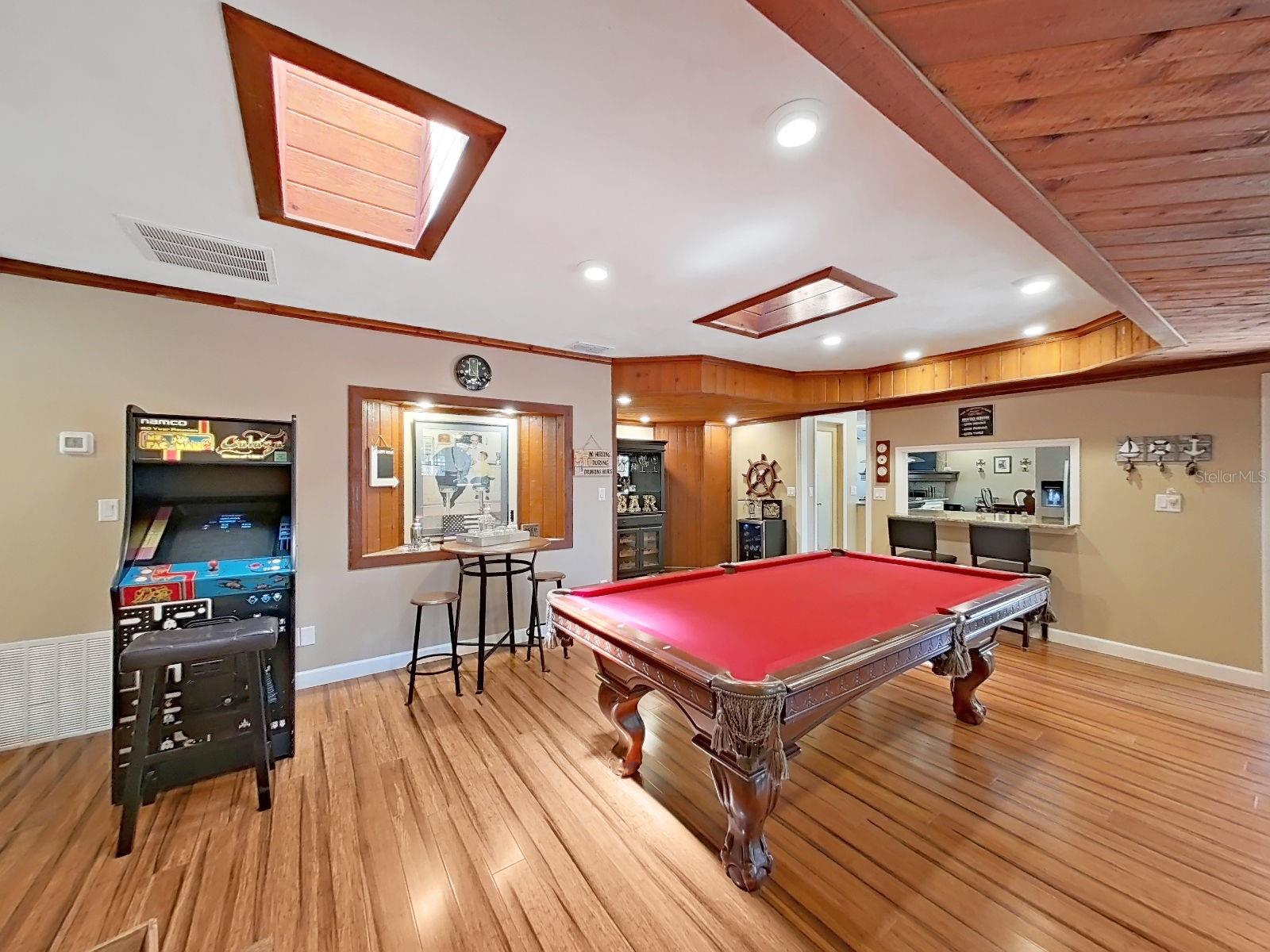 TRACERS LAKE KEEN ESTATES UNI - Residential