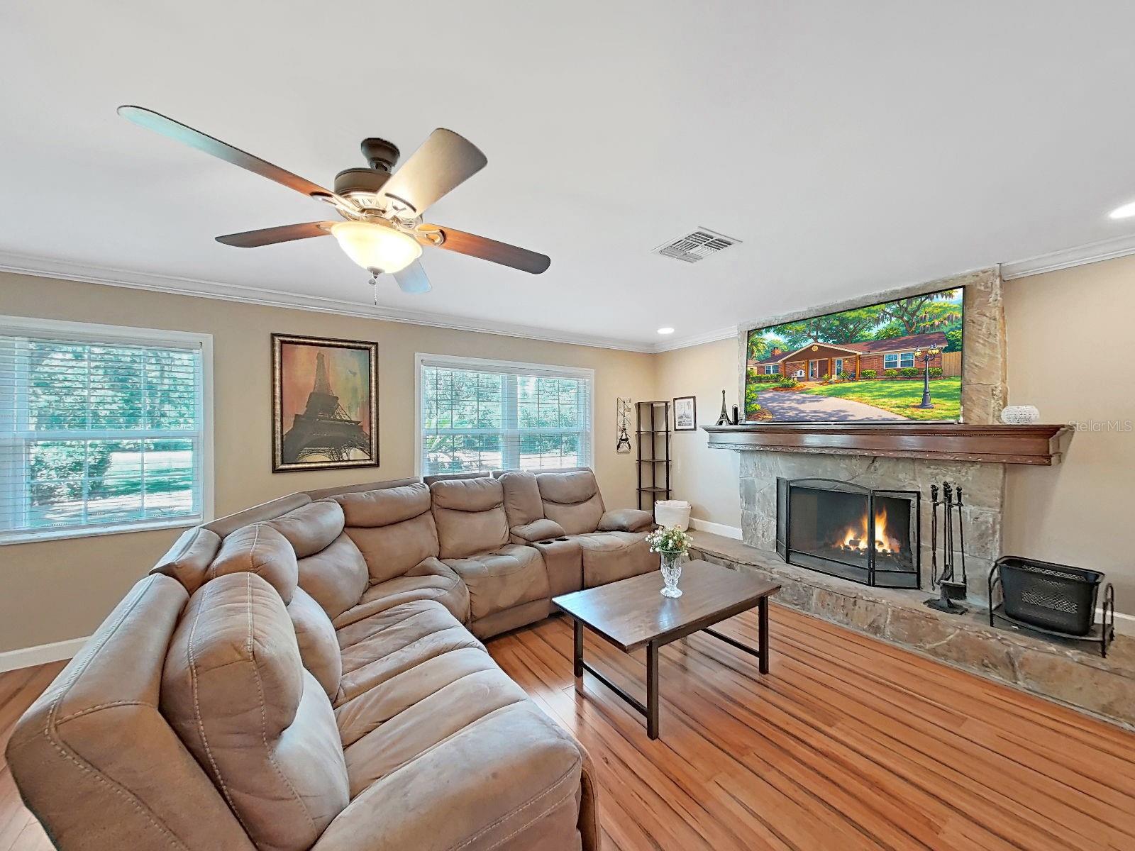 TRACERS LAKE KEEN ESTATES UNI - Residential