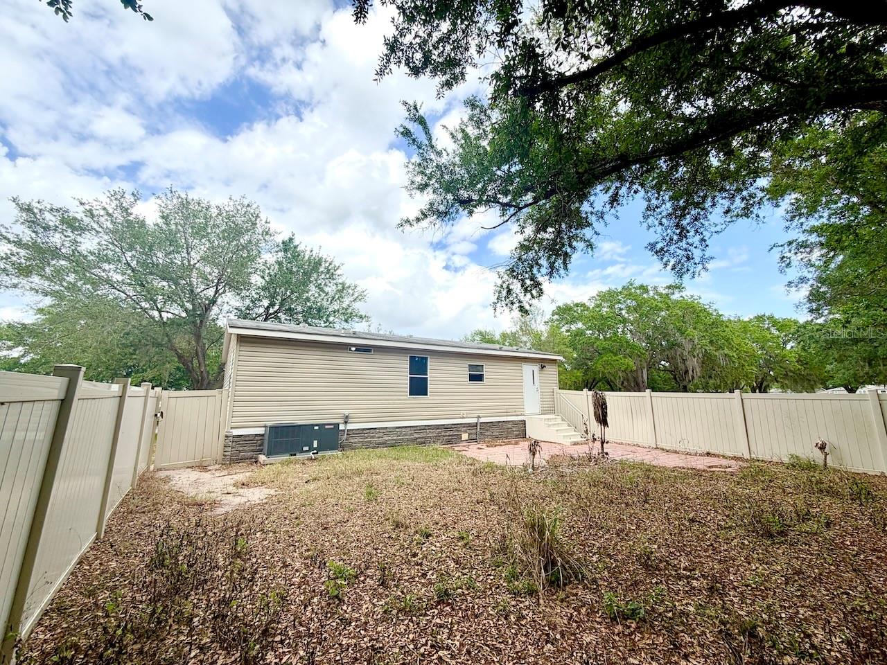 LAKE BURBANK VILLAGE - Residential