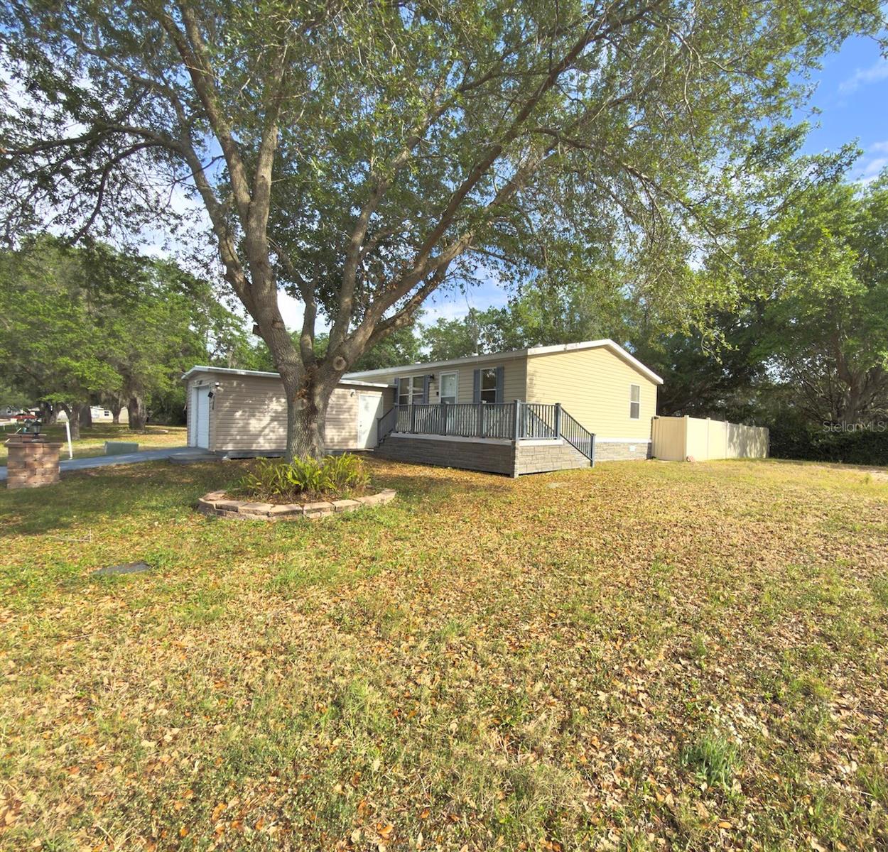 LAKE BURBANK VILLAGE - Residential