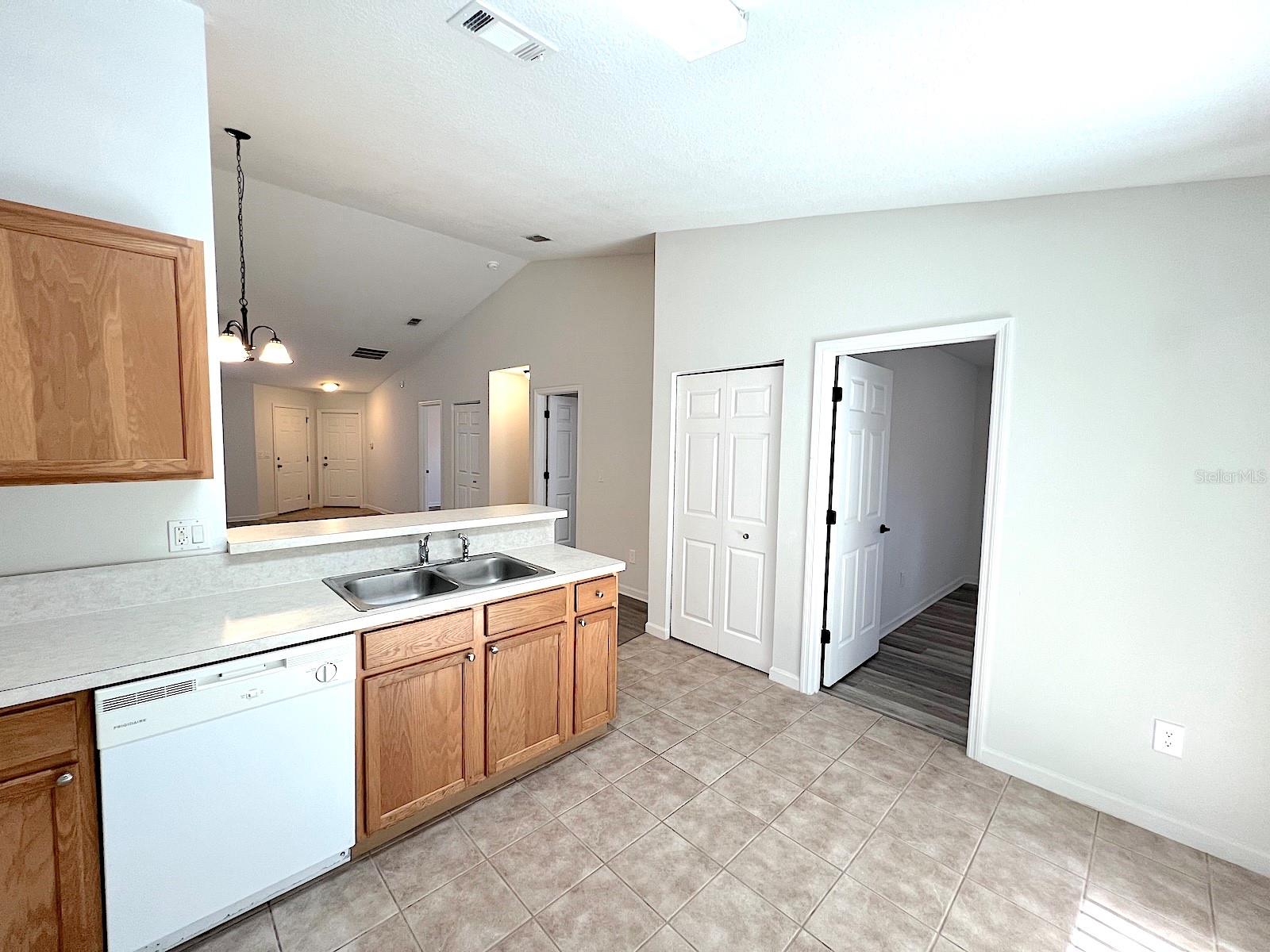 BELLE TERRE - Residential Lease