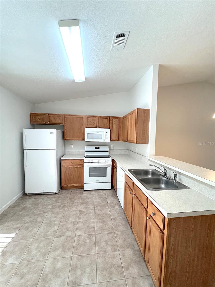 BELLE TERRE - Residential Lease