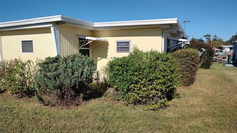 A home in TAVARES