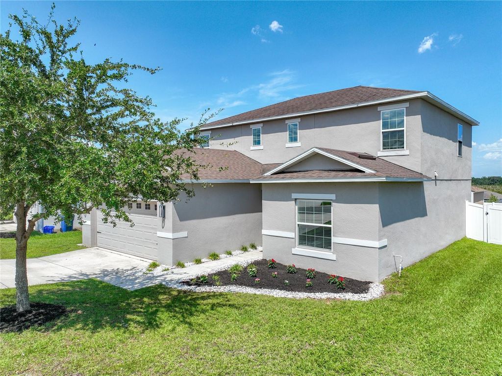Photo of 405 Kestrel Drive, Groveland, FL 34736 (MLS # O6428144)
