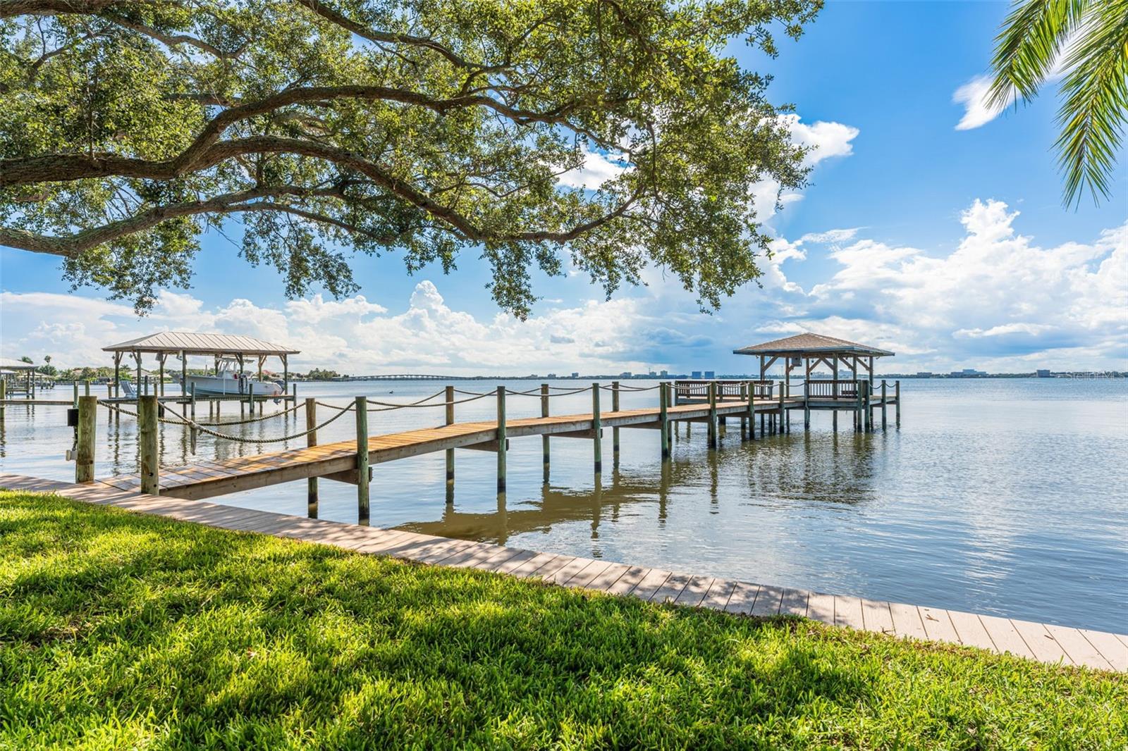 RIVER SHORES 1ST ADD - Residential