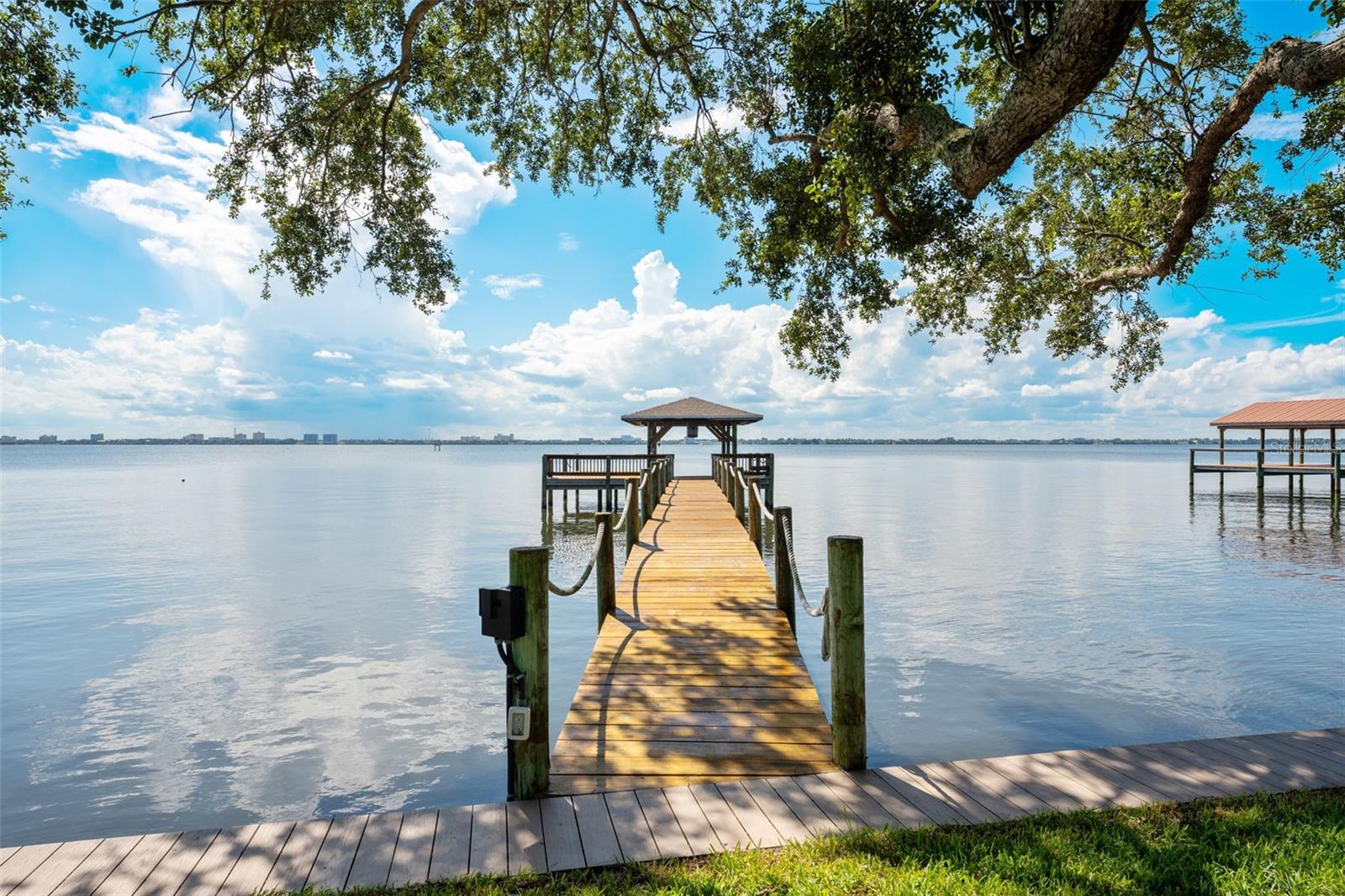 RIVER SHORES 1ST ADD - Residential