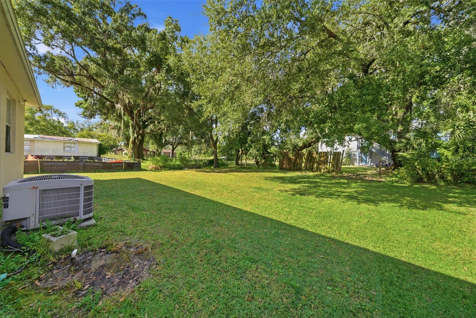 LINCOLN PARK - Residential