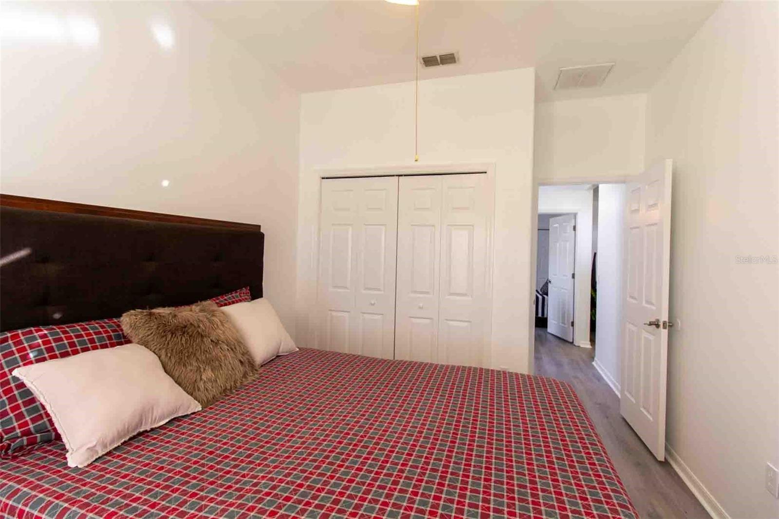 AYERSWORTH GLEN - Residential