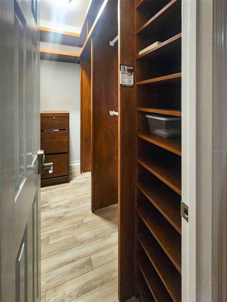 AYERSWORTH GLEN - Residential