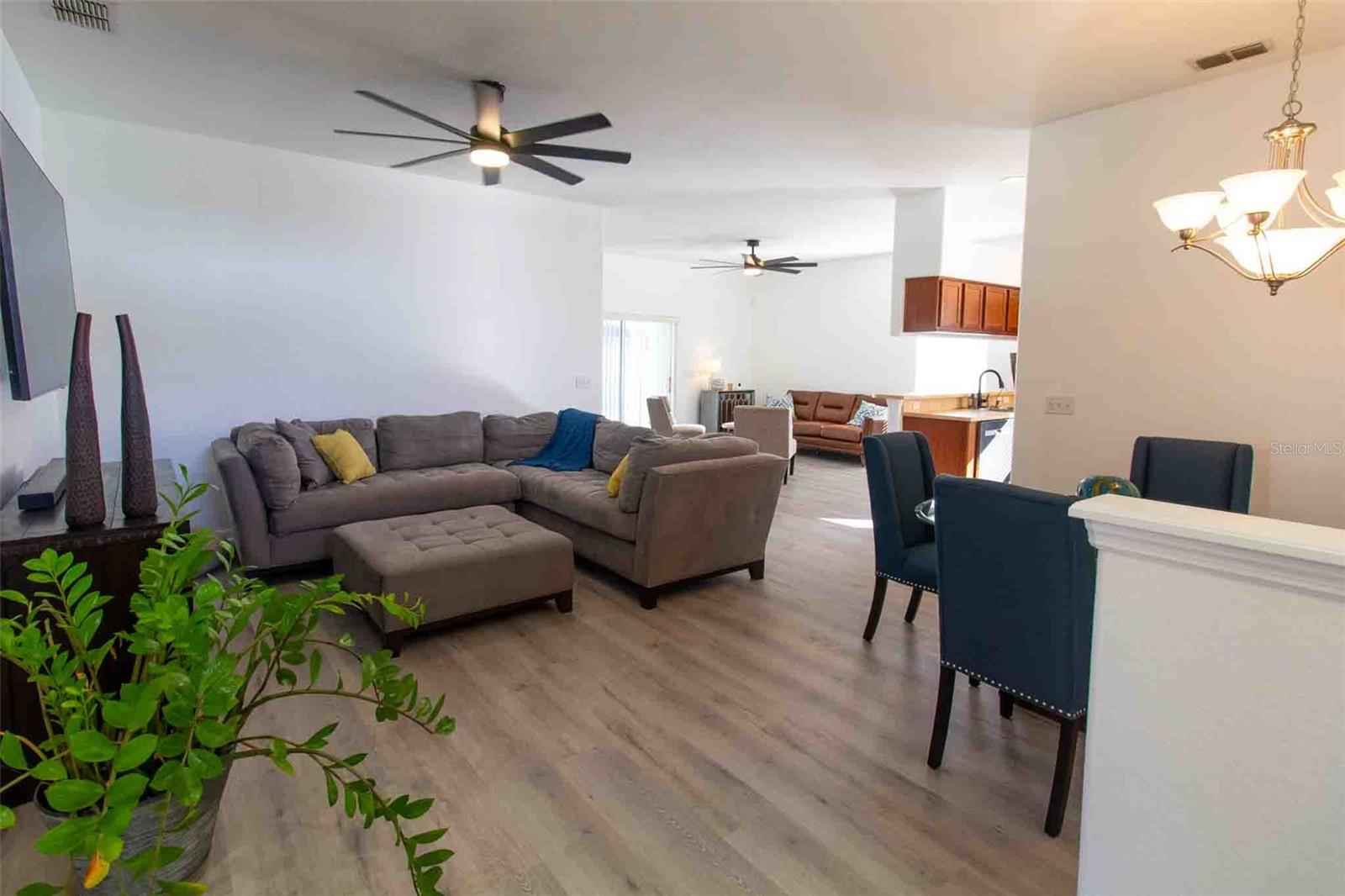 AYERSWORTH GLEN - Residential