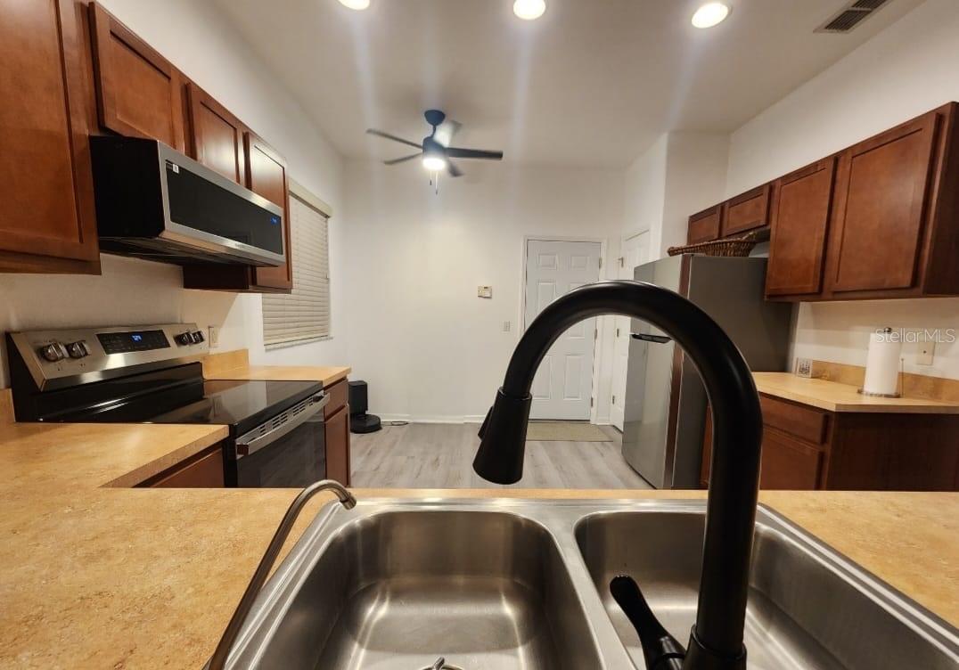 AYERSWORTH GLEN - Residential