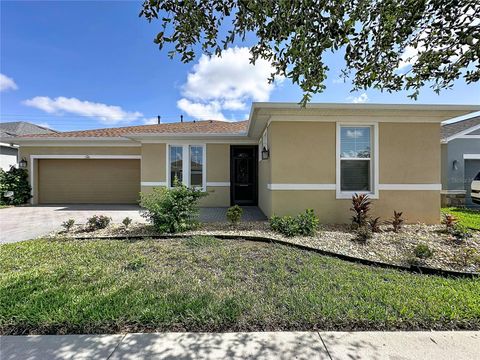 Photo of 164 Silver Maple Road, Groveland, FL 34736 (MLS # G5114015)