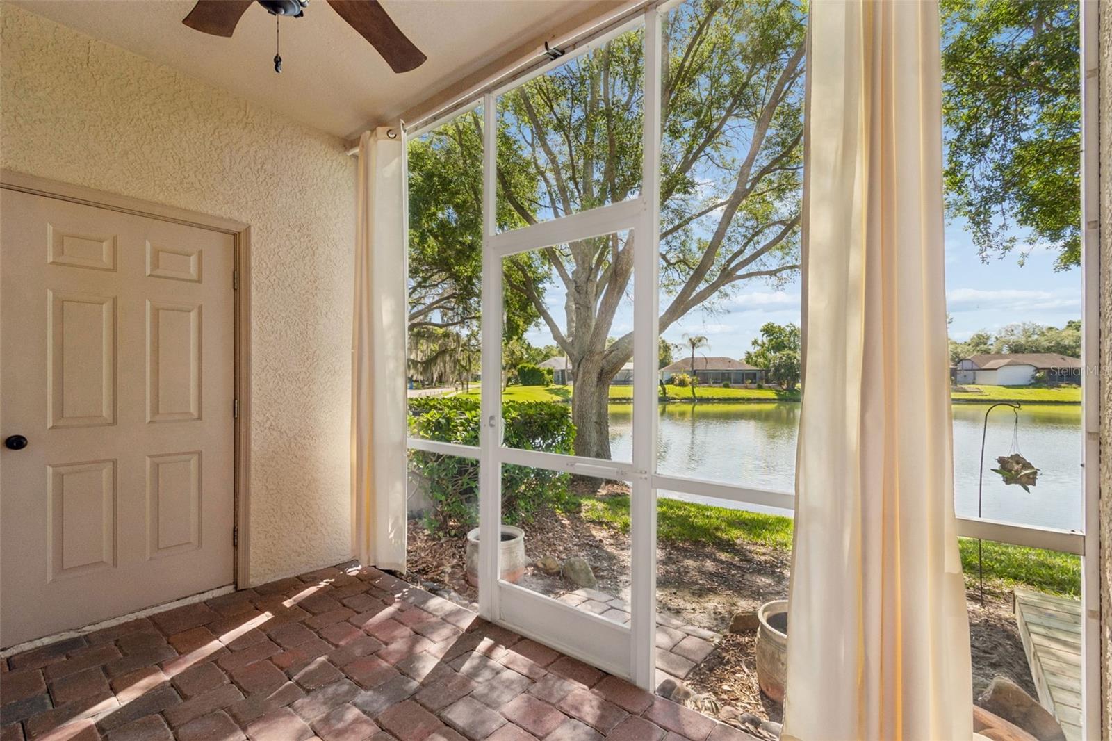 LAKE POINTE - Residential