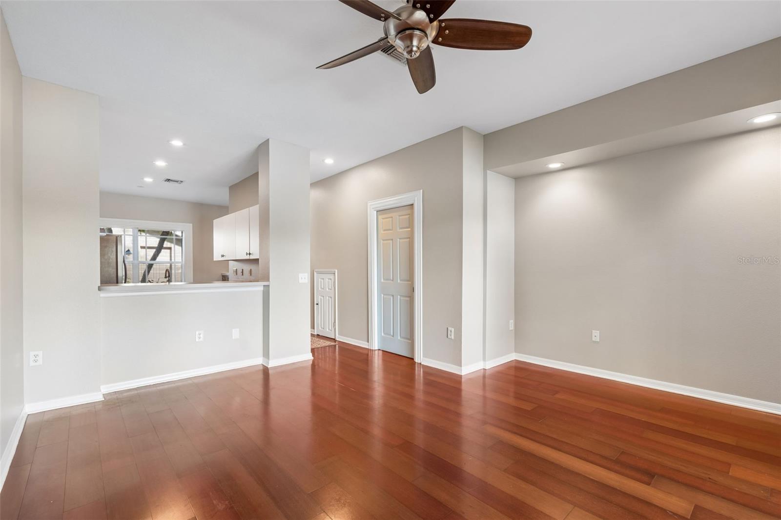 LAKE POINTE - Residential