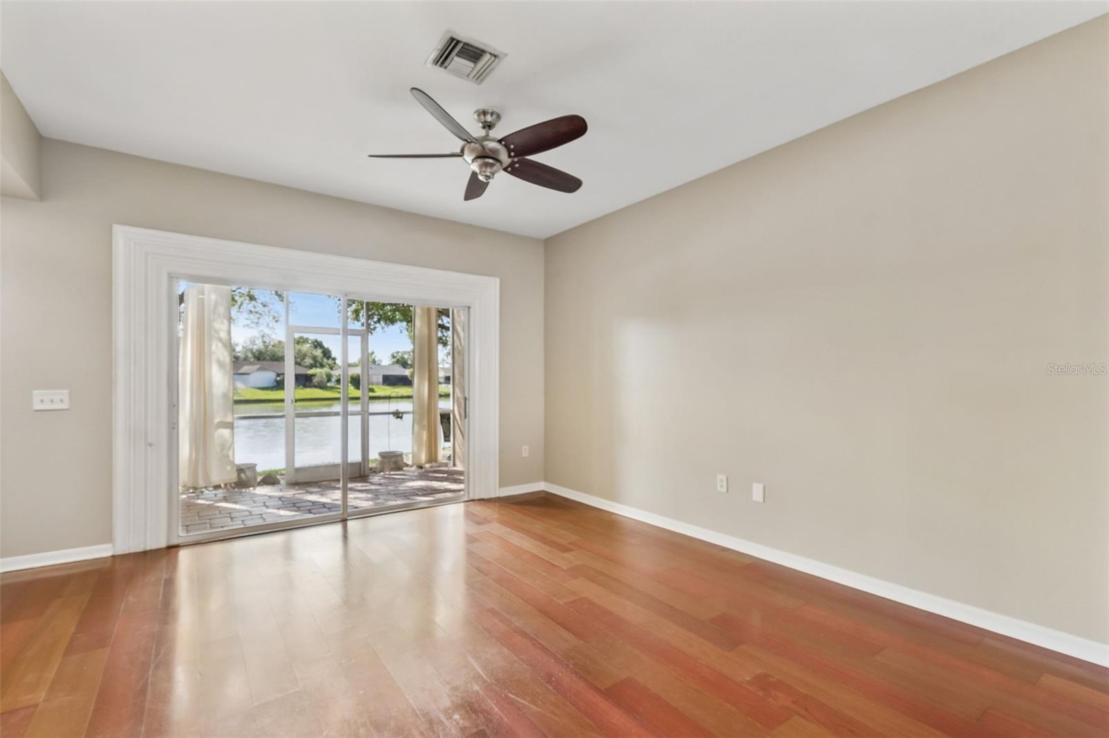 LAKE POINTE - Residential