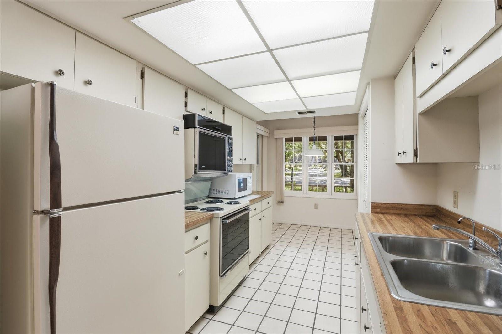PARKSIDE VILLAGE UNIT 04 - Residential