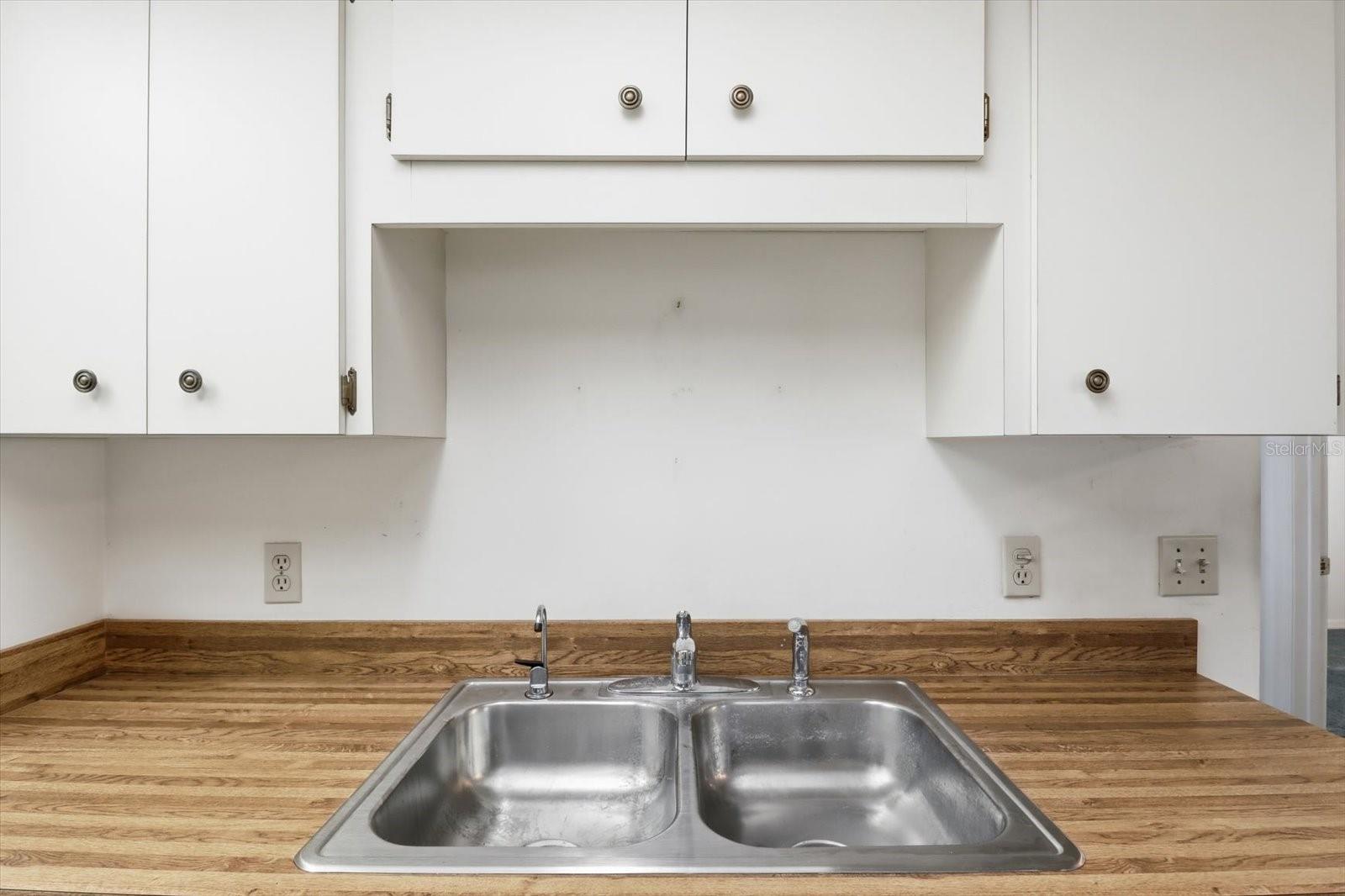 PARKSIDE VILLAGE UNIT 04 - Residential