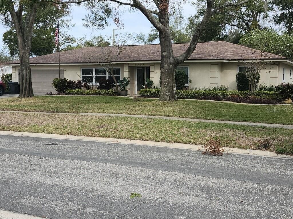 Photo of 2303 Green Lawn Street, Brandon, FL 33511 (MLS # TB8465880)