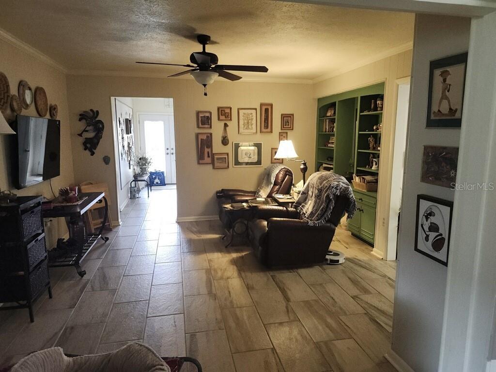 OAK MONT UNIT 08 - Residential