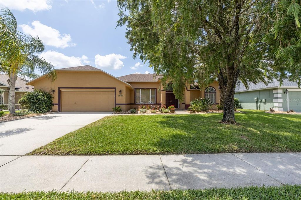 Photo of 1887 Creekwater Boulevard, Port Orange, FL 32128 (MLS # V4949815)