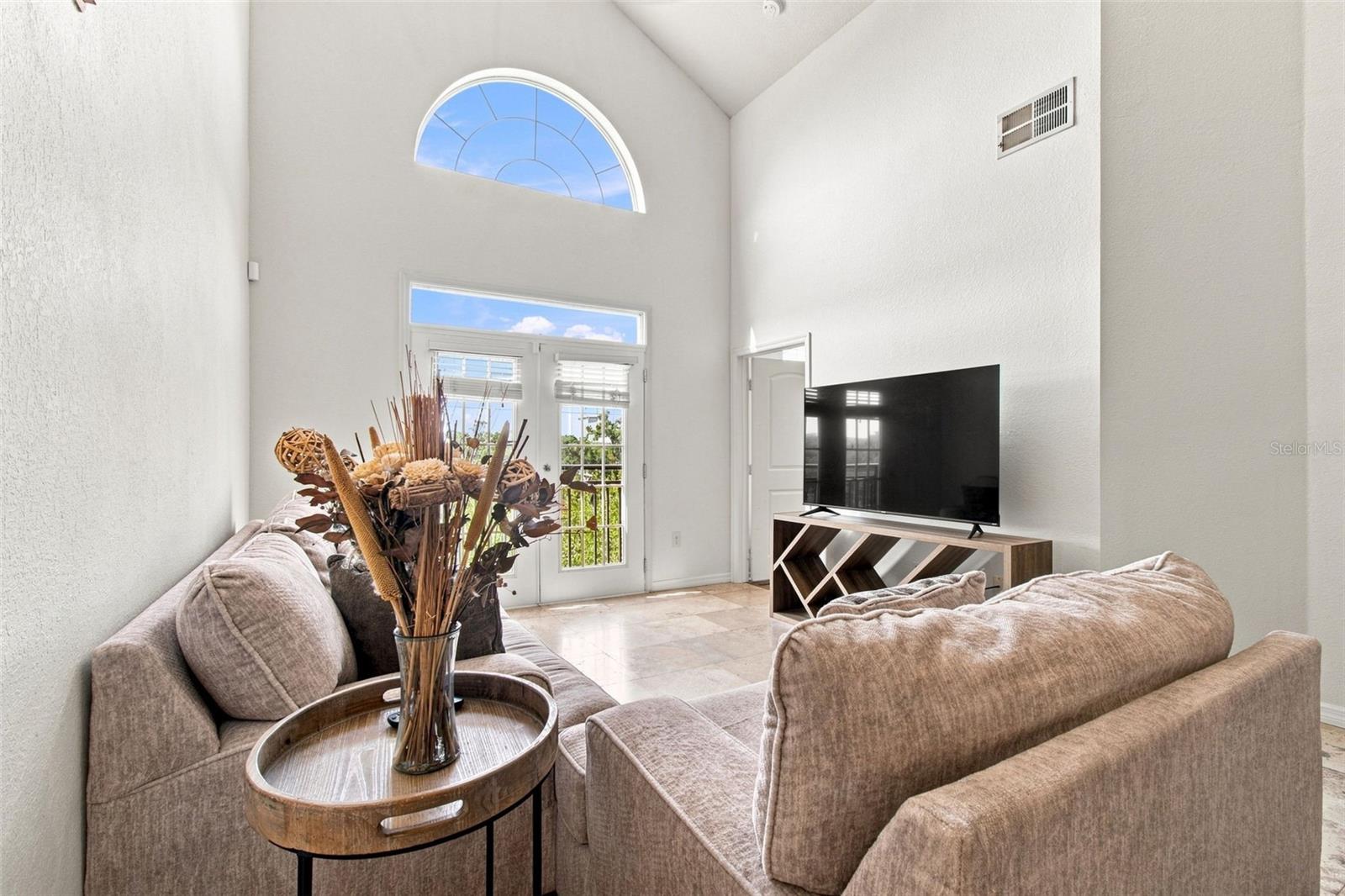 4221 W SPRUCE STREET 2425