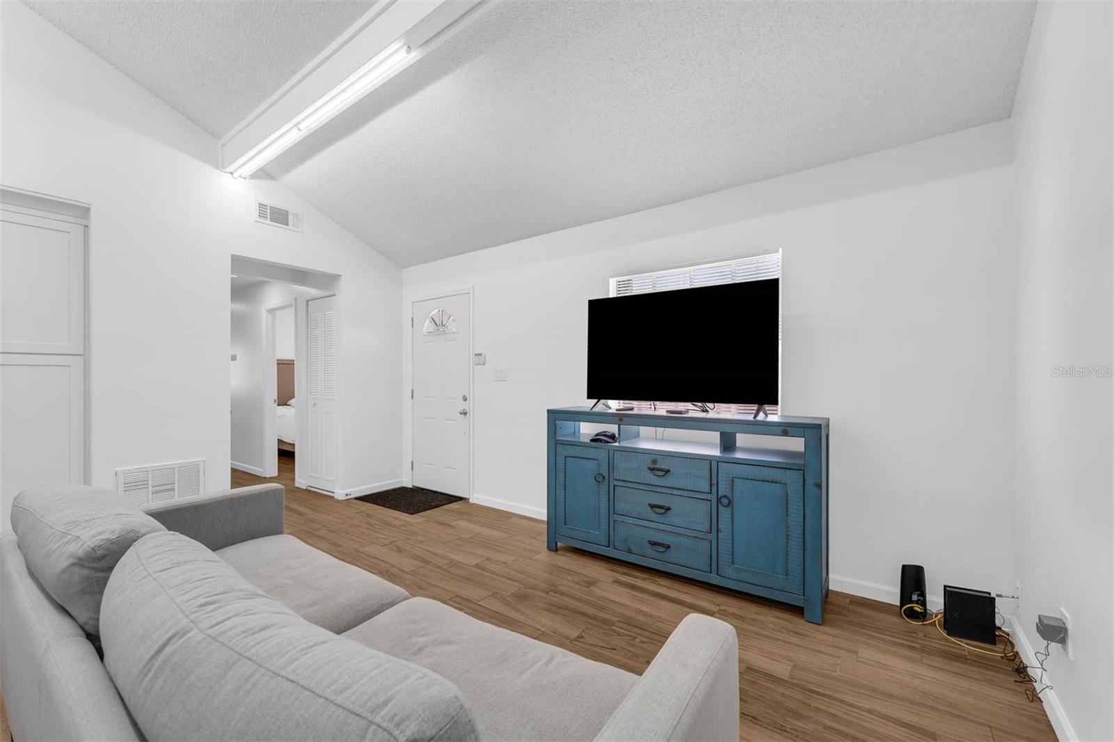 4066 VANET COURT