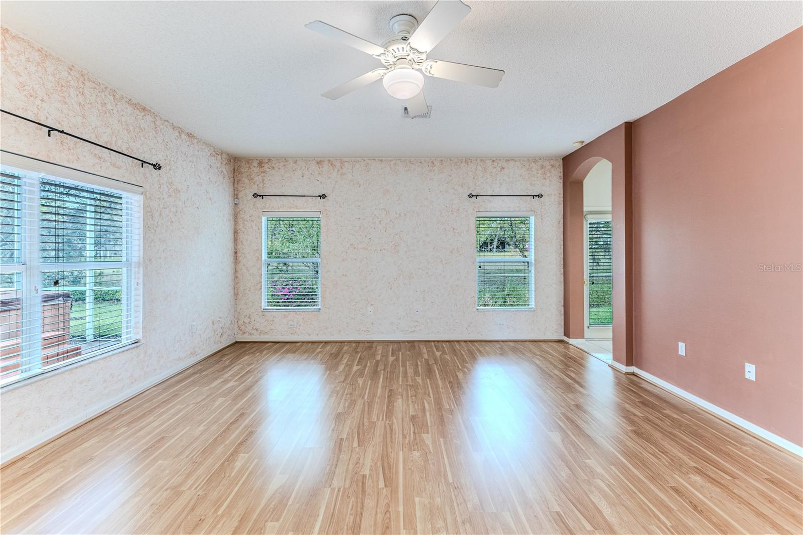 WELLINGTON AT SEVEN HILLS PH 4 - Residential