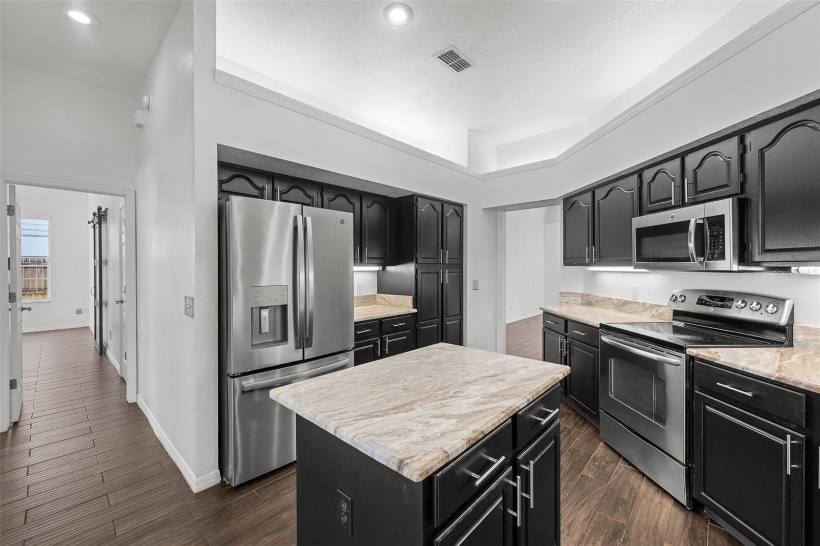 WALDEN LAKE - Residential