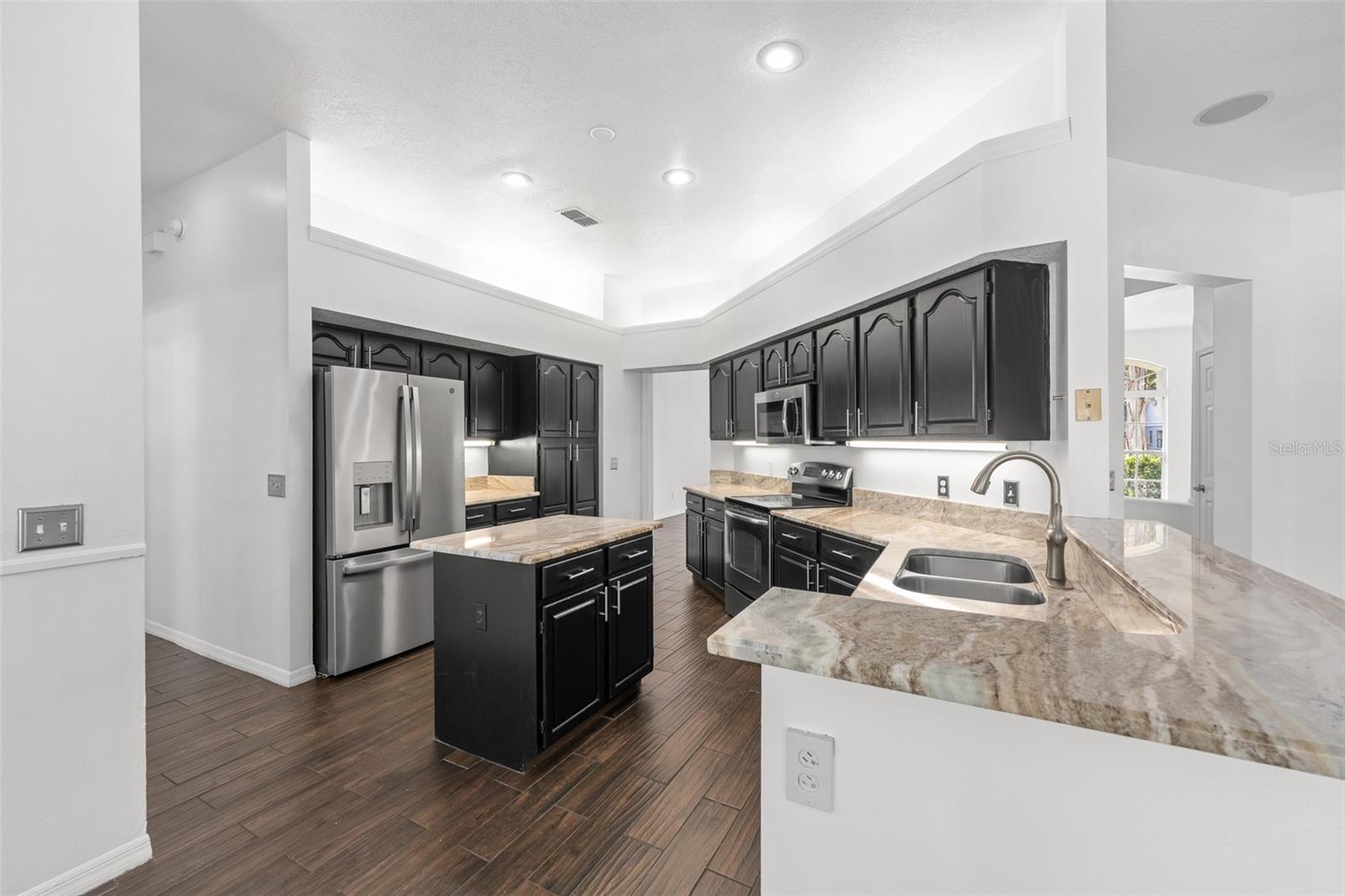 WALDEN LAKE - Residential