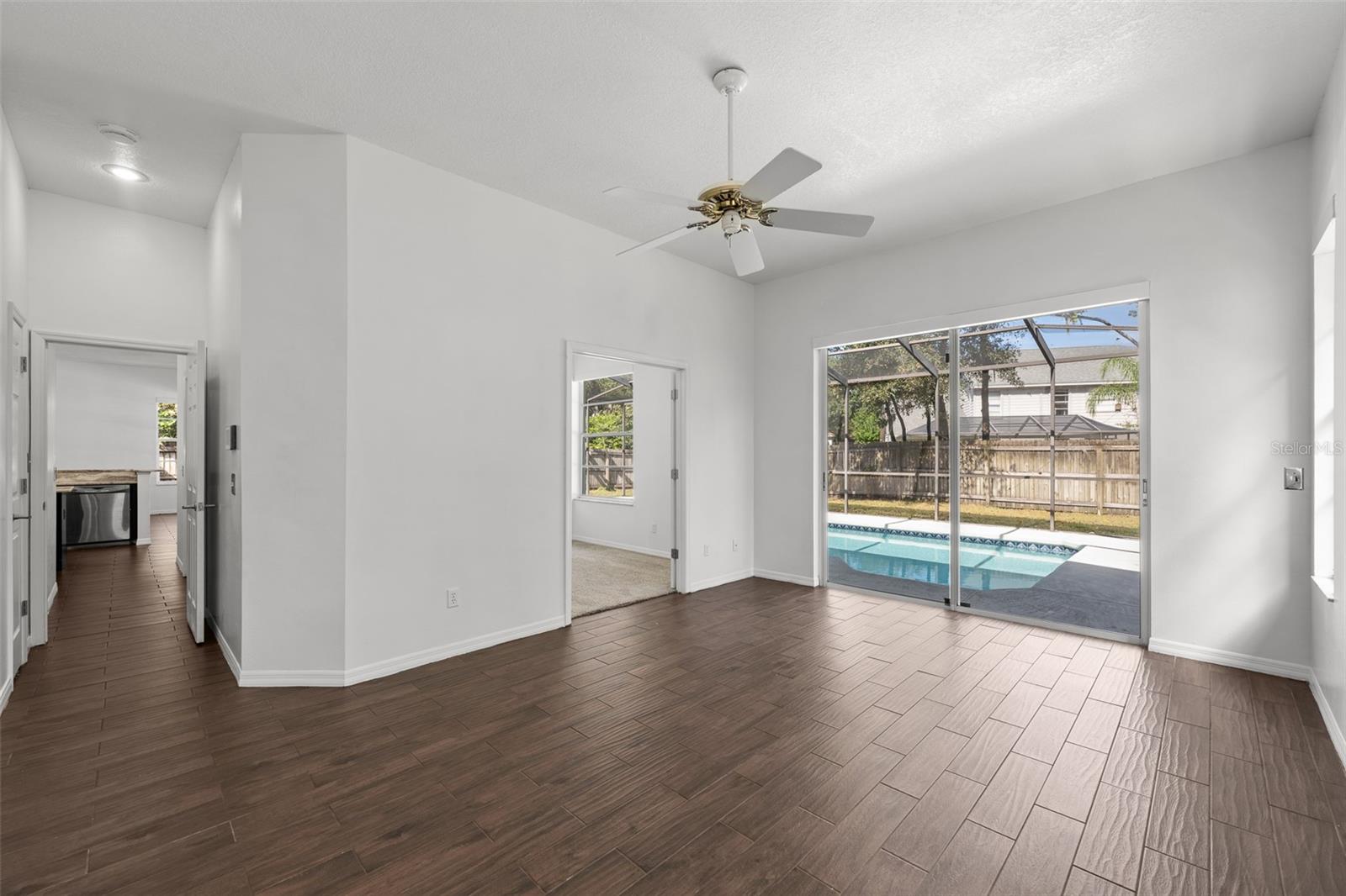 WALDEN LAKE - Residential