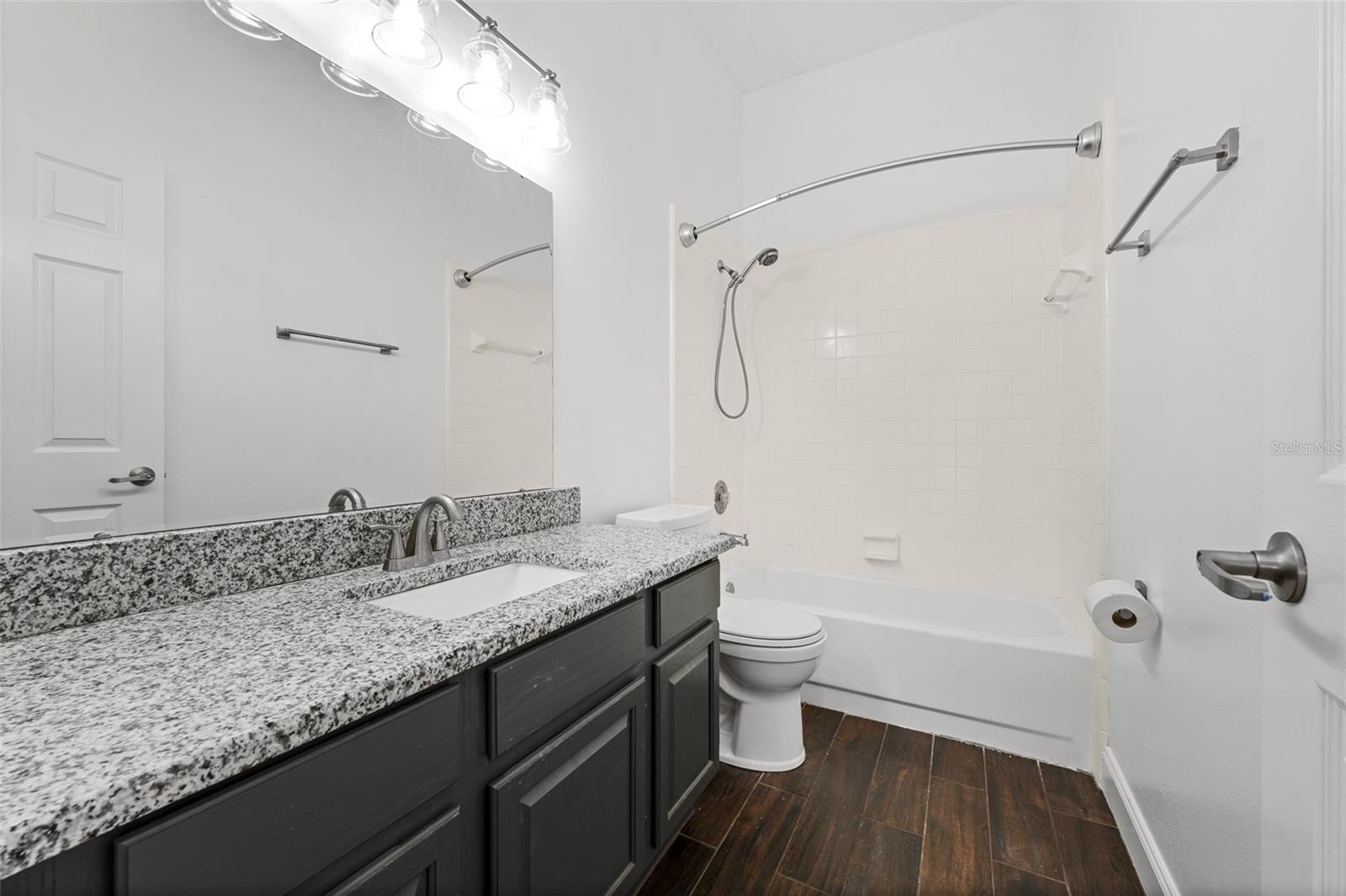 WALDEN LAKE - Residential