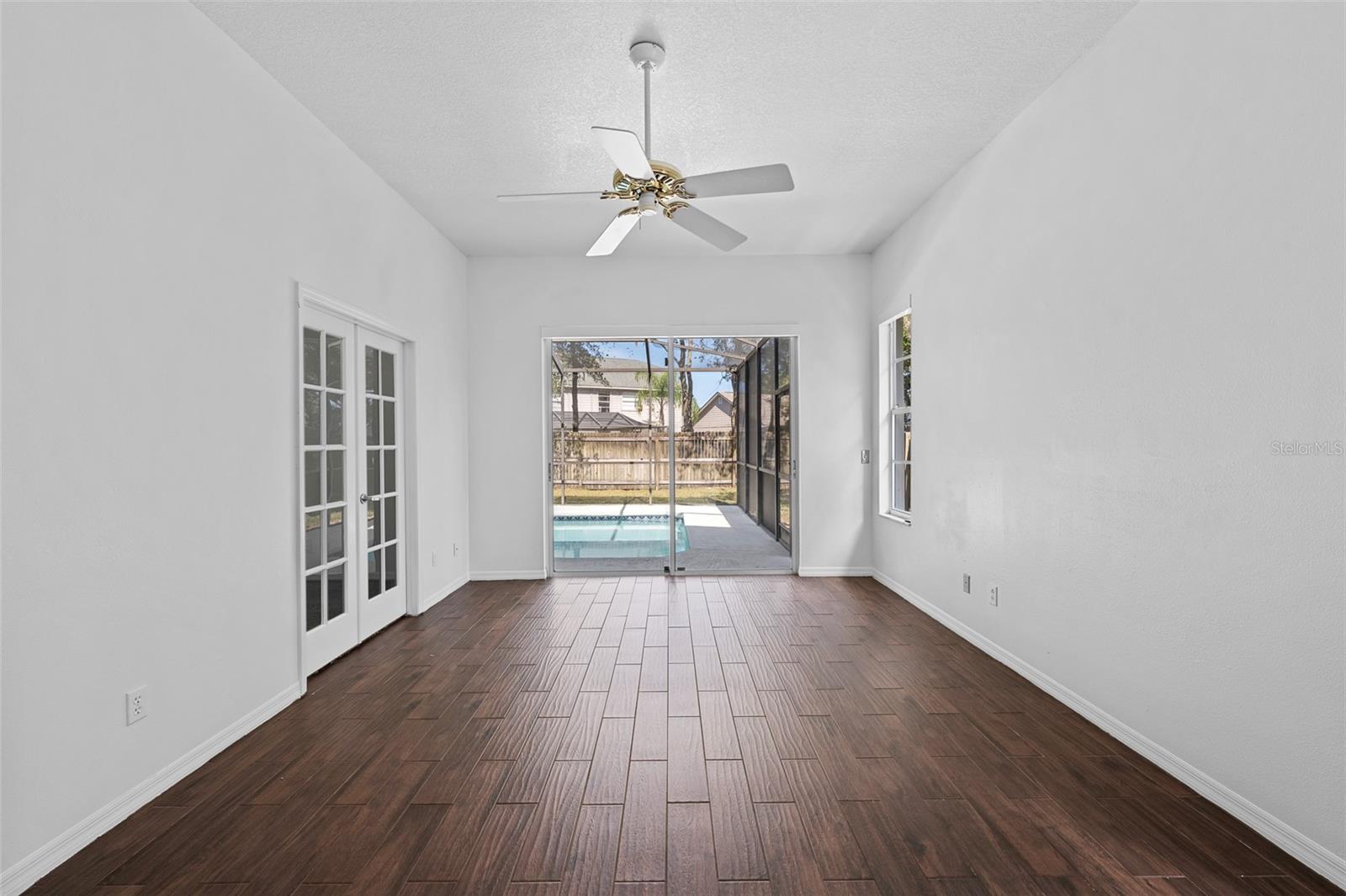 WALDEN LAKE - Residential