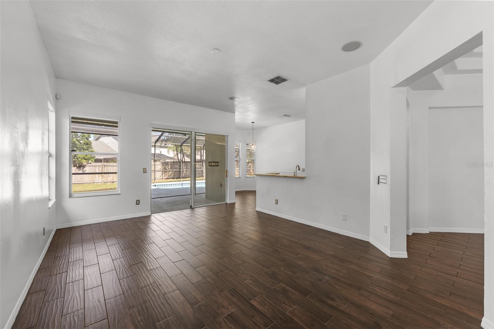 WALDEN LAKE - Residential