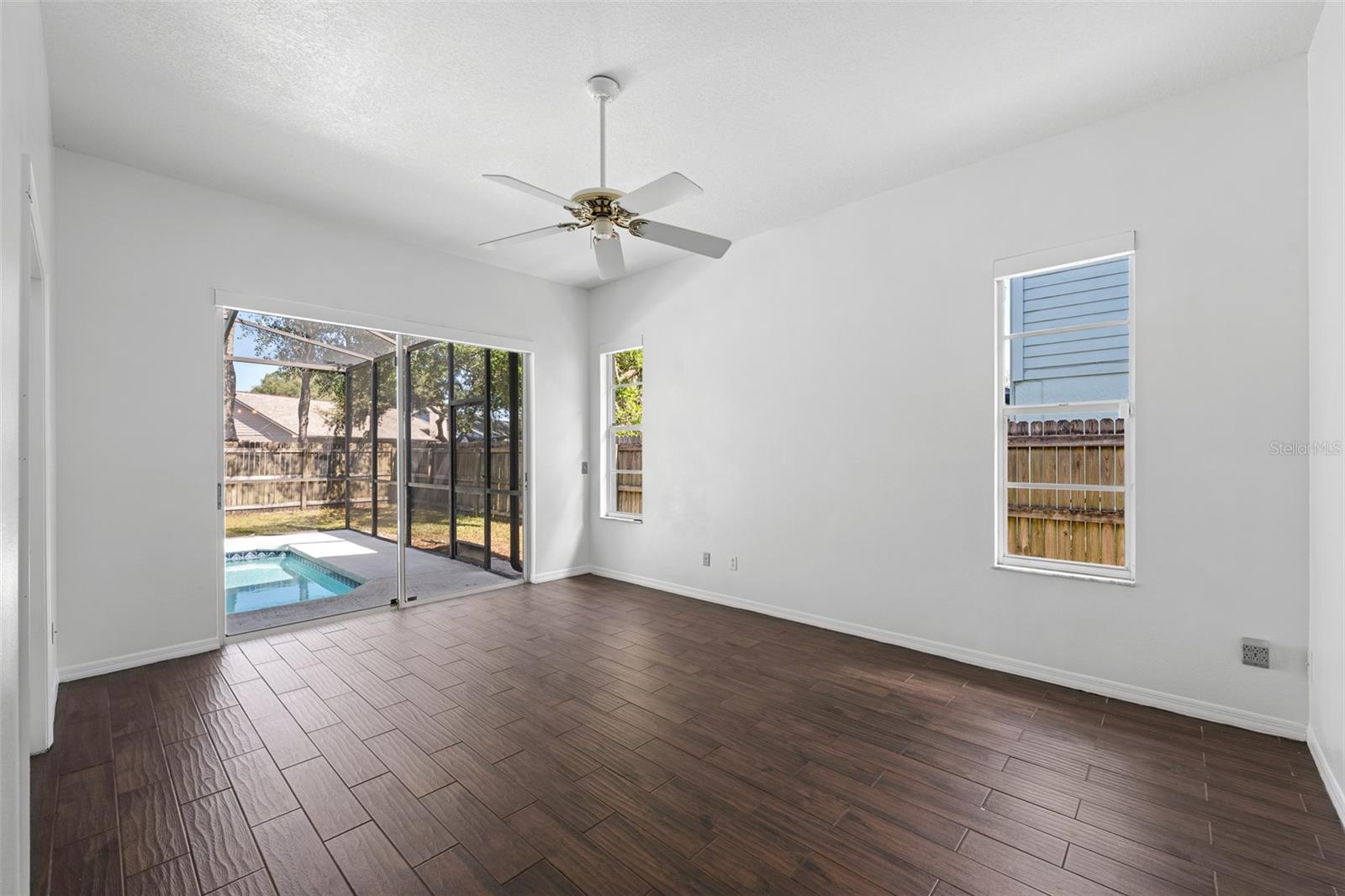 WALDEN LAKE - Residential