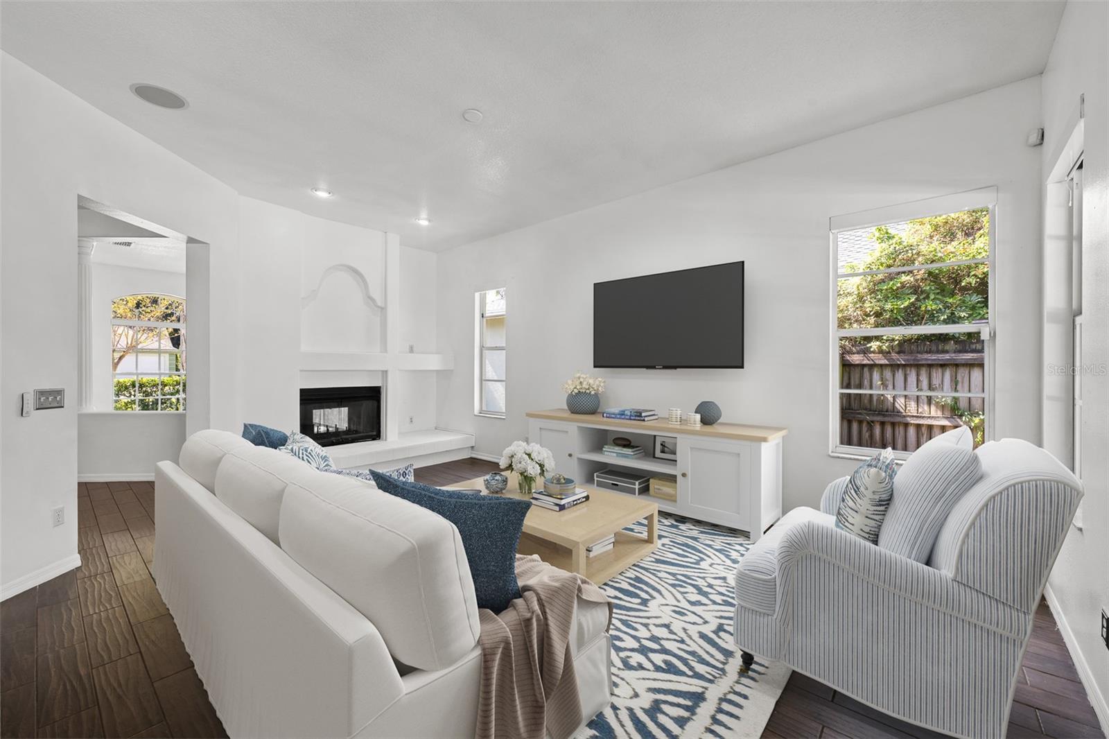 WALDEN LAKE - Residential