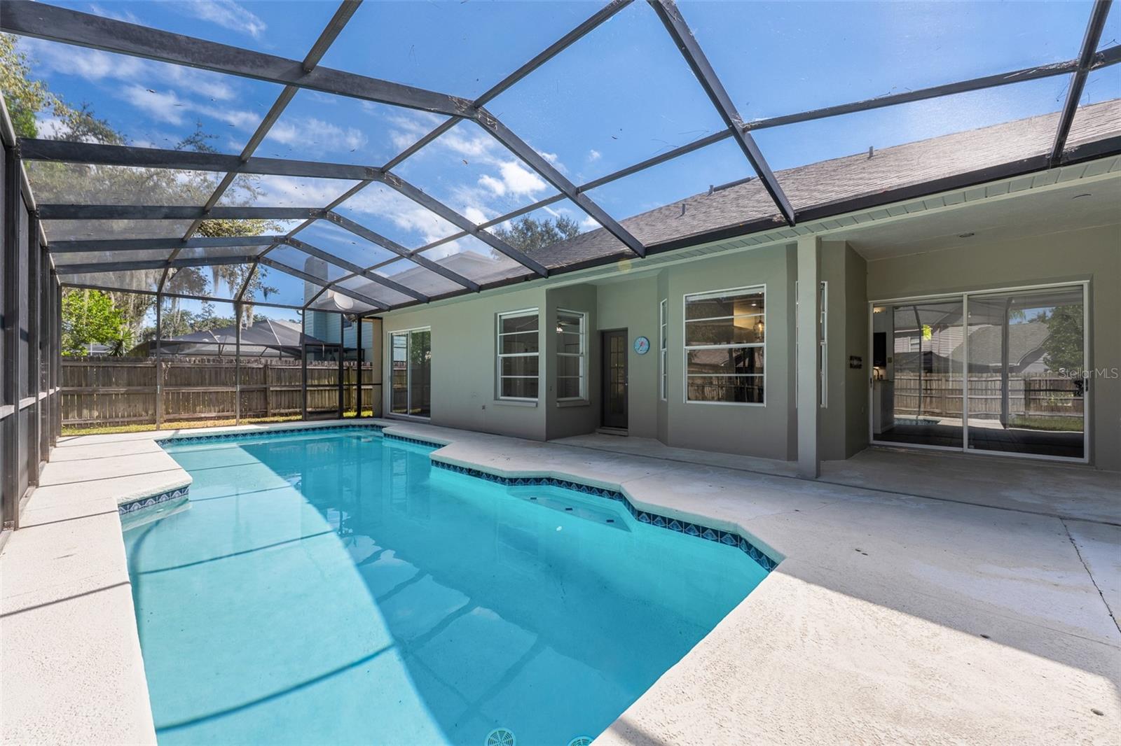 WALDEN LAKE - Residential