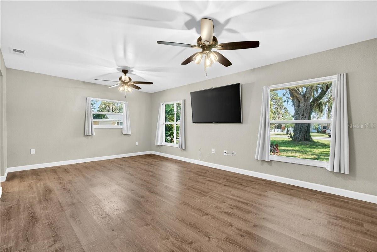 SUMMERHAVEN SHORES - Residential