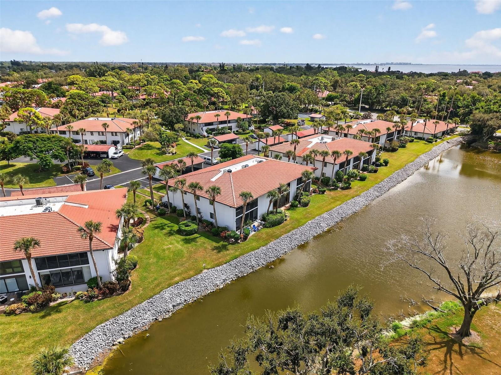 VALENCIA GARDEN III - Residential