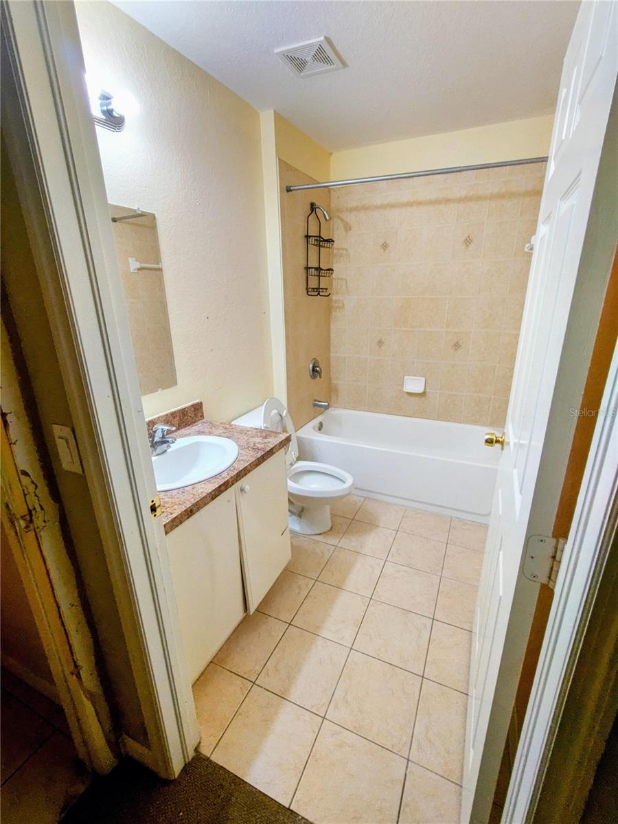 LEHIGH ESTATES - Residential Income