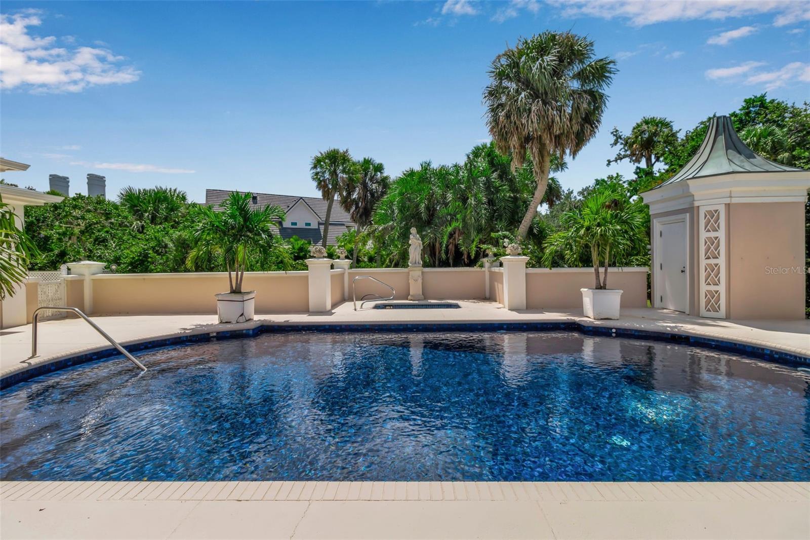 THE OAKS - Residential