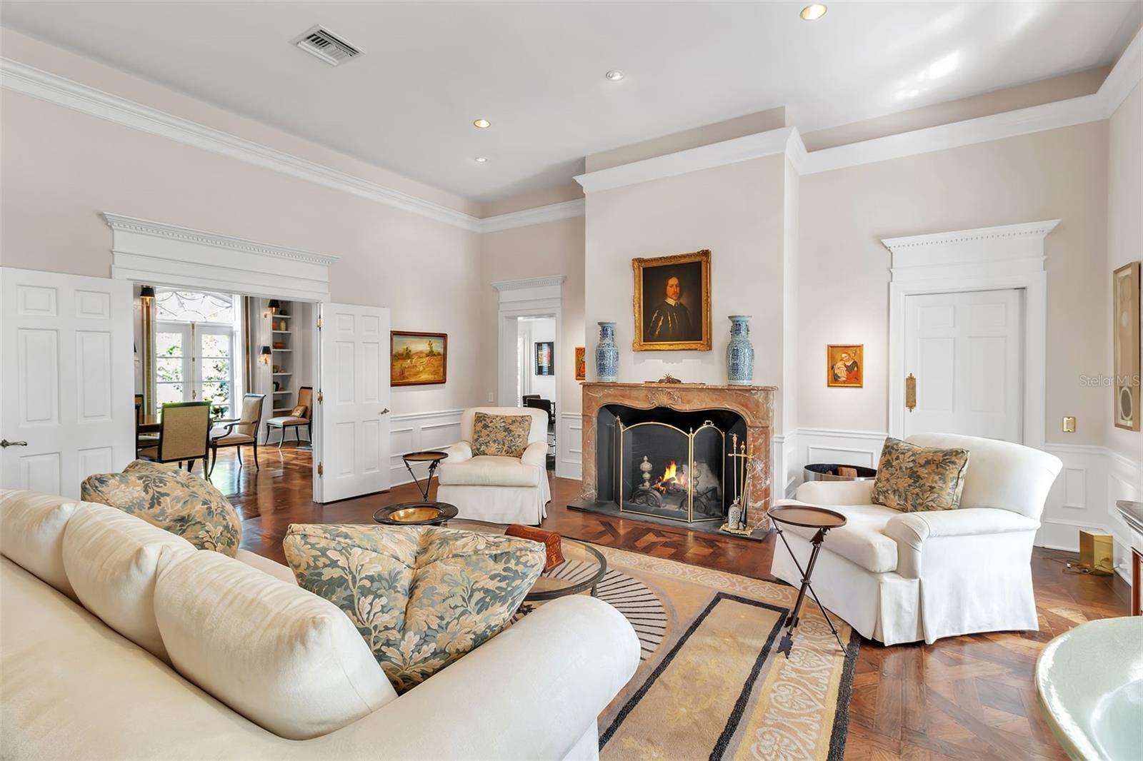 THE OAKS - Residential