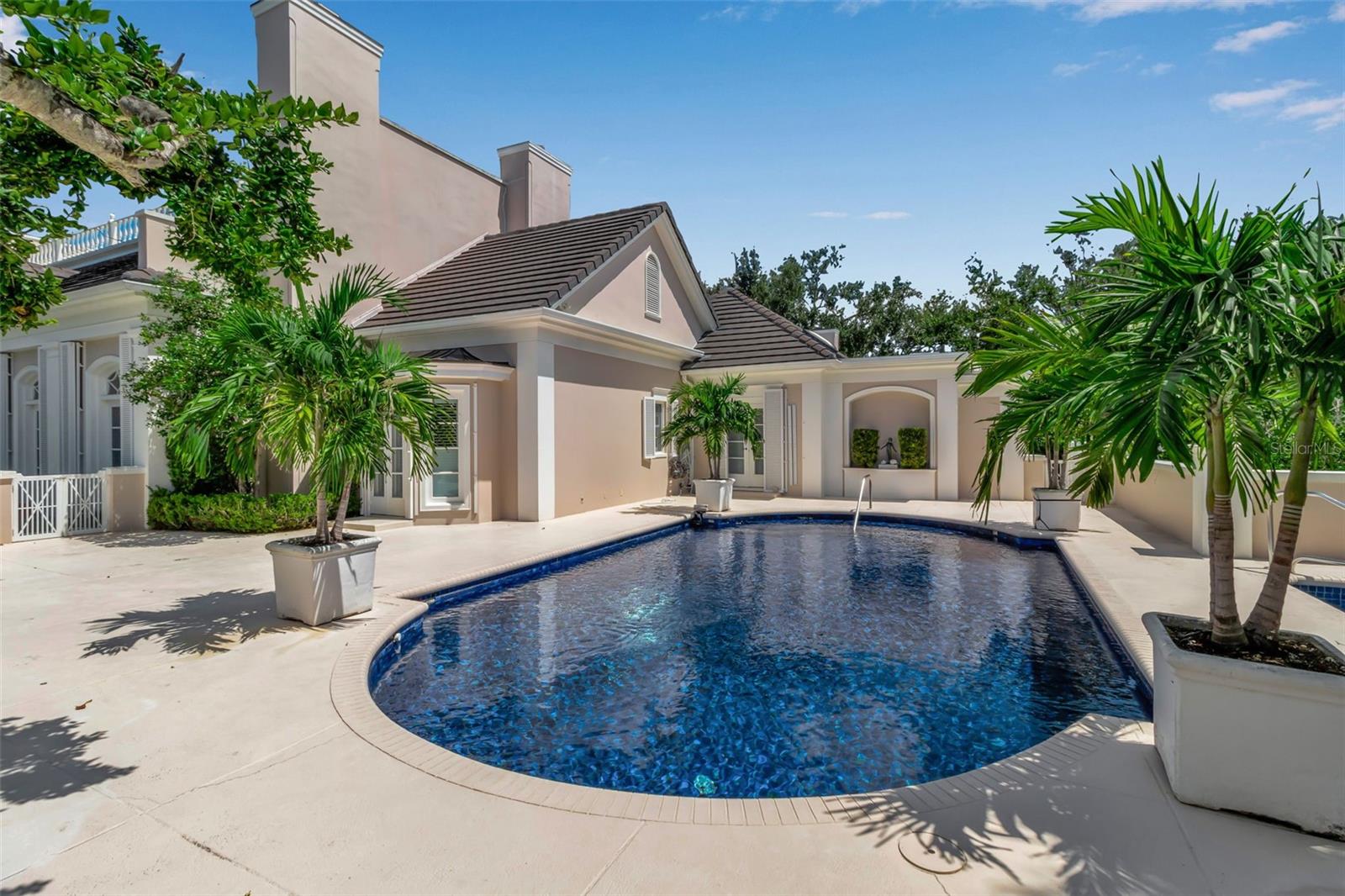 THE OAKS - Residential