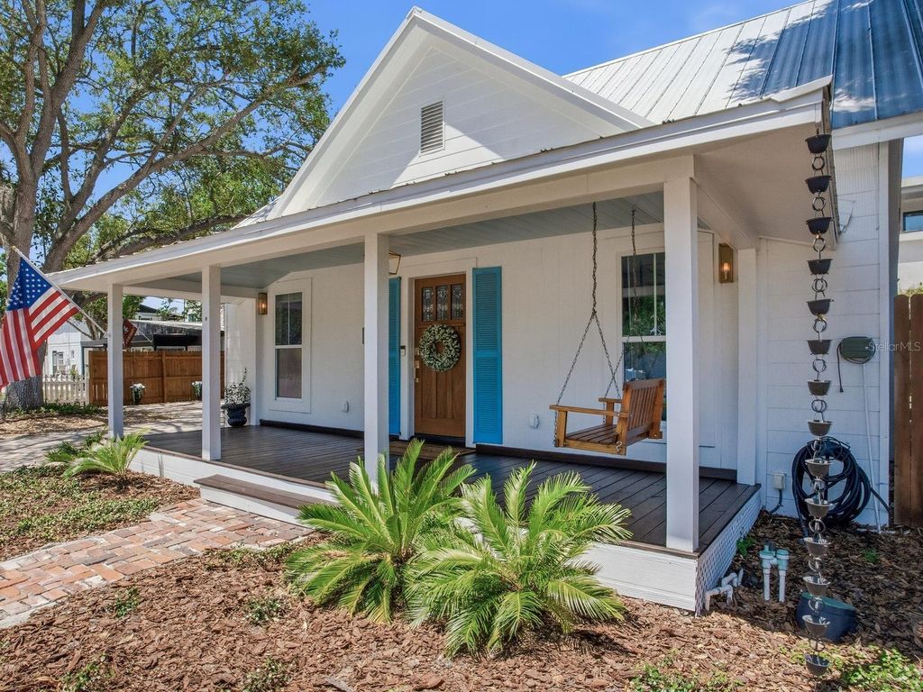 Photo of 7003 S West Shore Boulevard, Tampa, FL 33616 (MLS # TB8509867)
