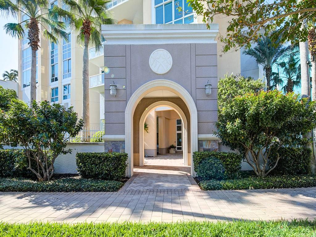 400 BEACH DRIVE NE 1702