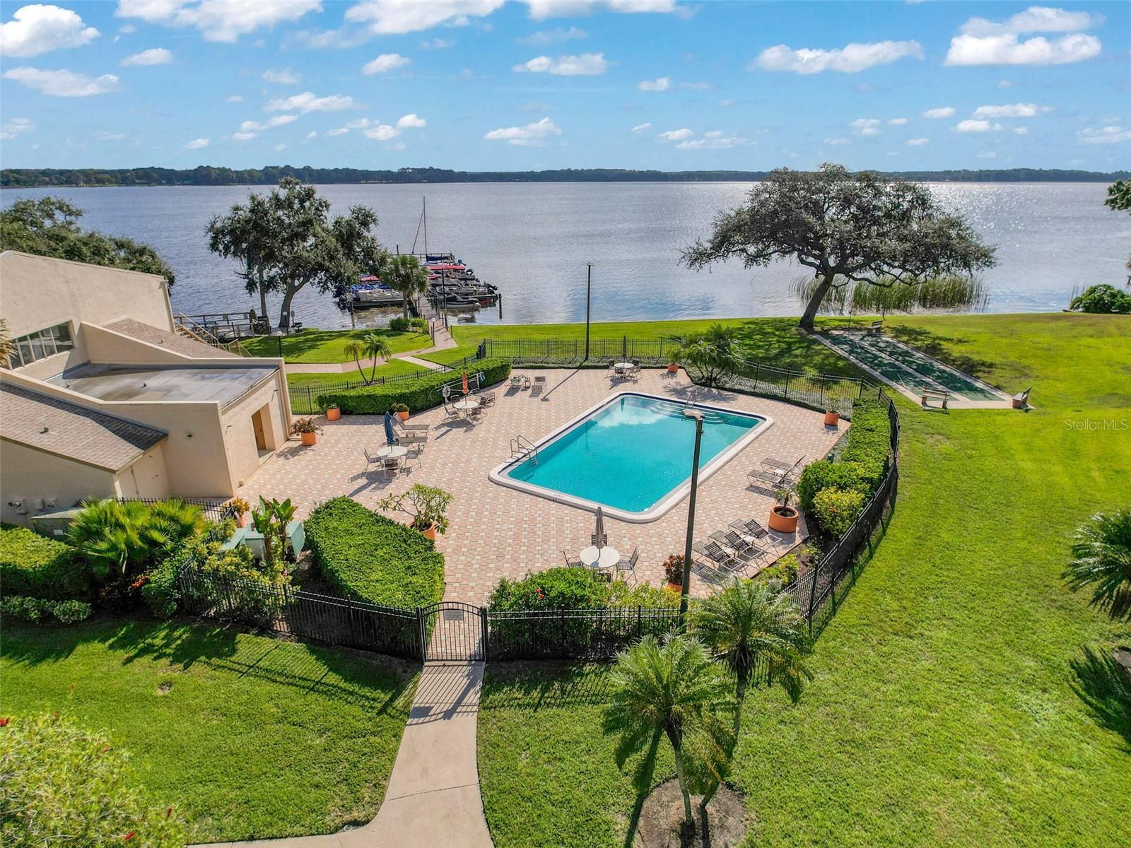LAKE TARPON SAIL & TENNIS CLUB - Residential